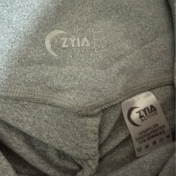 ZYIA Scrunchy Butt shorts - Picture 2 of 3